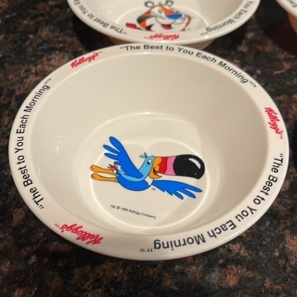 Vintage Kellogg cereal bowls - Picture 2 of 6
